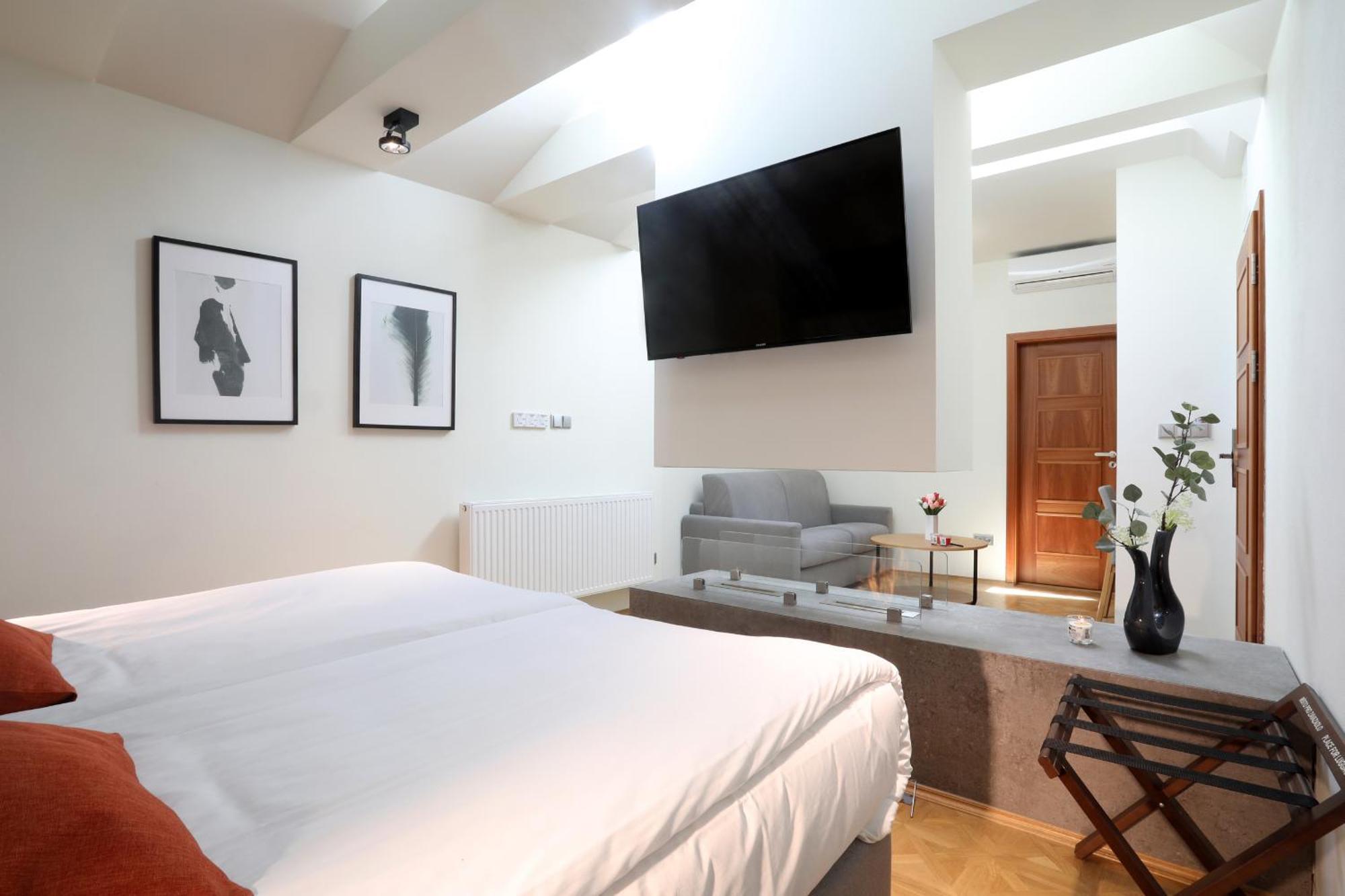 Hotel Pod Vezi Strážnice Exteriör bild