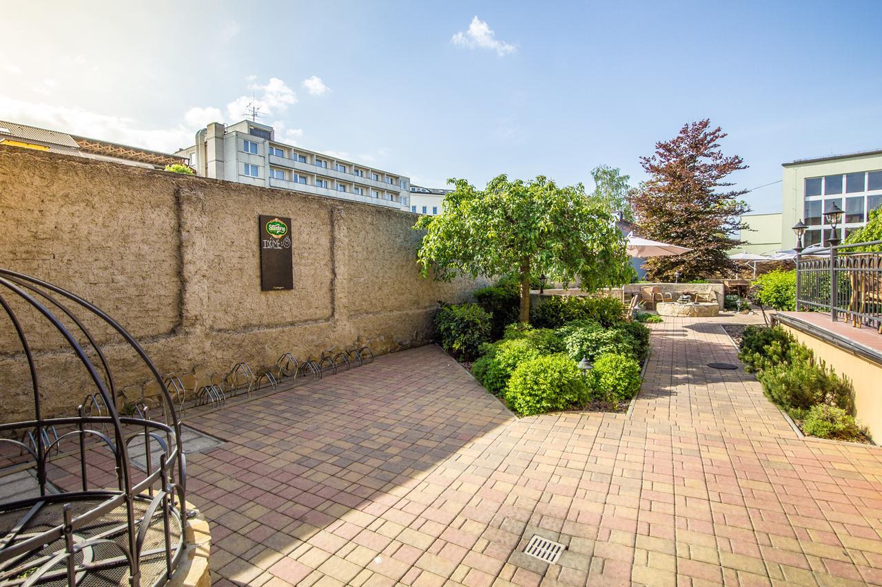 Hotel Pod Vezi Strážnice Exteriör bild